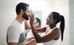 The differences in men and women's skin